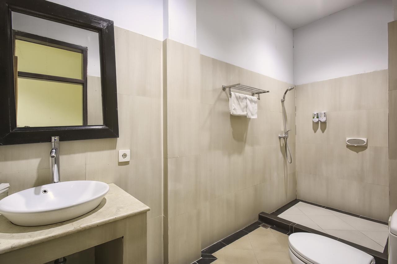 Prima Inn Kuta Lombok Buitenkant foto