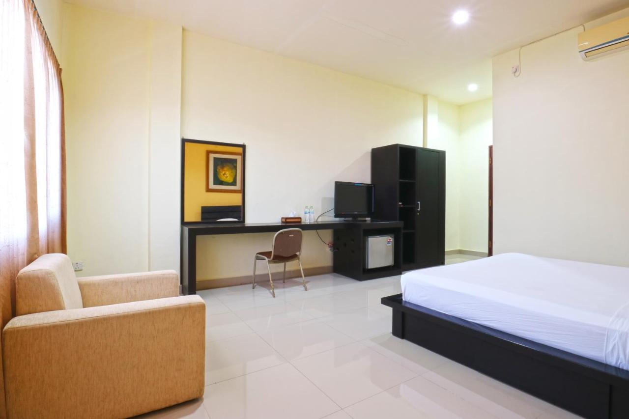 Prima Inn Kuta Lombok Buitenkant foto